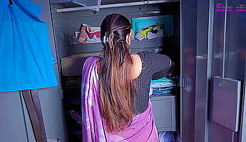 Индуски, Горничная, Совращает